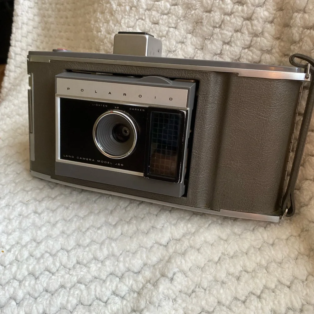 Polaroid land camera j66